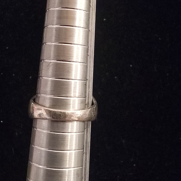 Sterling Silver Marked and Natural Lapis Oval Stone Ring 6.75 - Picture 3 of 9